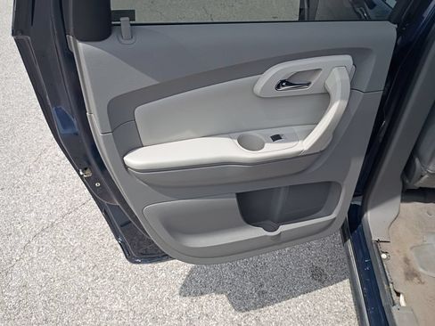 Used 2012 Chevrolet Traverse LT FWD image 30