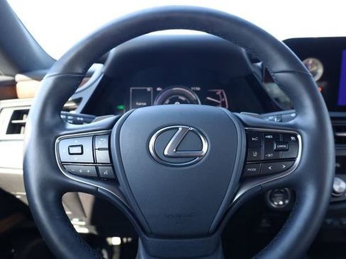 Used 2024 Lexus ES 300h w/ Premium Package image 14