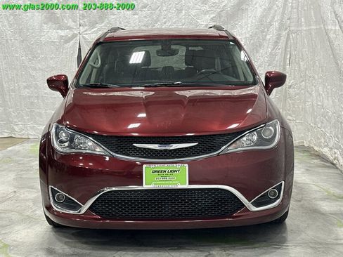 Used 2018 Chrysler Pacifica Touring-L Plus image 19