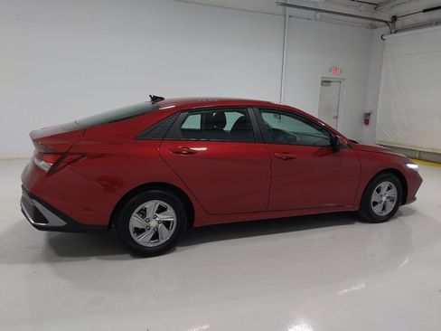 Used 2025 Hyundai Elantra SE FWD image 10