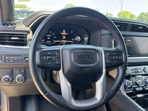 Used 2024 GMC Yukon Denali RWD image 40
