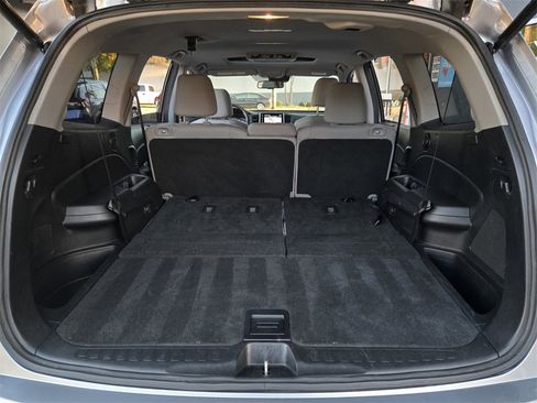 Used 2017 Honda Pilot Touring image 37