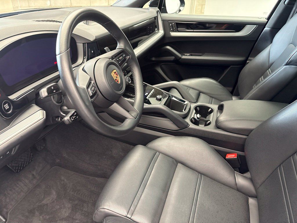 Certified 2024 Porsche Cayenne Coupe AWD/4WD image 5