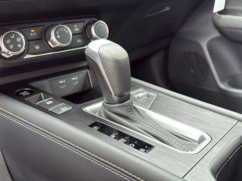 New 2025 Nissan Kicks SV image 20