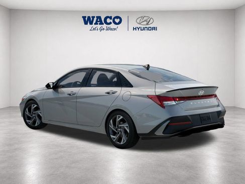 Used 2026 Hyundai Elantra SEL Sport Premium w/ Cargo Package FWD image 5