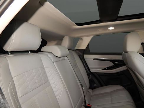 Used 2022 Land Rover Range Rover Evoque SE image 30