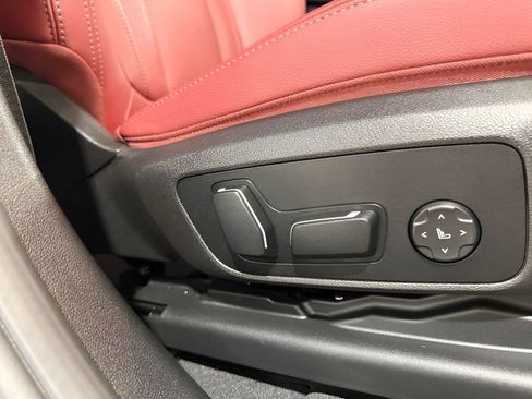 Used 2024 BMW X4 M40i AWD/4WD image 12