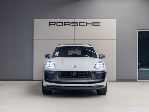 Used 2025 Porsche Macan Turbo image 10