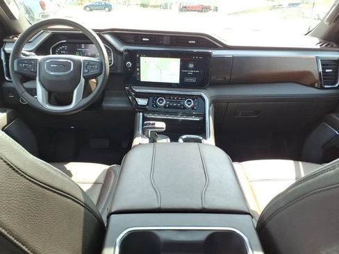 Used 2024 GMC Sierra 1500 Denali w/ Denali Reserve Package AWD/4WD image 12
