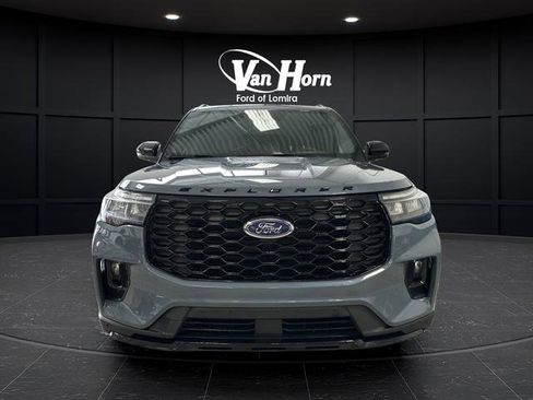 Certified 2025 Ford Explorer ST-Line image 12