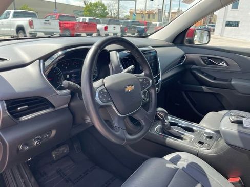 Used 2021 Chevrolet Traverse Premier FWD image 16