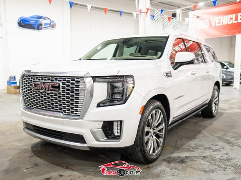 Used 2021 GMC Yukon XL Denali w/ Denali Ultimate Package image 3