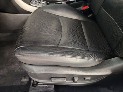 Used 2013 Hyundai Elantra Limited image 22