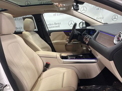 Used 2023 Mercedes-Benz GLA 250 4MATIC image 18