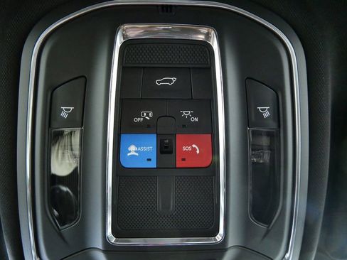 Used 2024 Jeep Grand Cherokee Altitude image 49