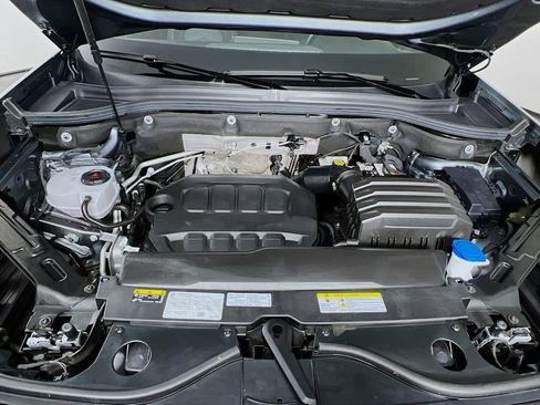 Used 2025 Volkswagen Atlas Cross Sport SE image 29