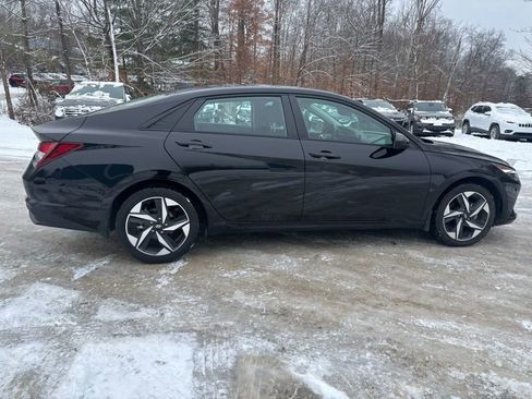 Used 2023 Hyundai Elantra SEL w/ Convenience Package image 8