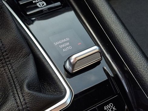 Used 2024 Jeep Compass Latitude image 23