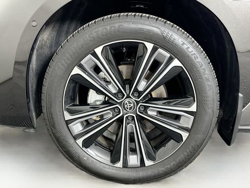Used 2024 Toyota bZ4X AWD image 11