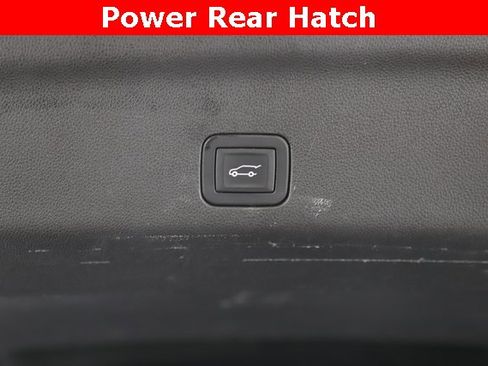 Used 2025 GMC Yukon Elevation image 30