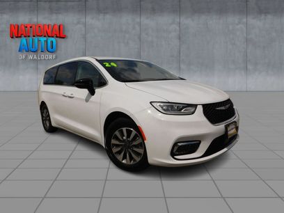 Used 2024 Chrysler Pacifica Limited