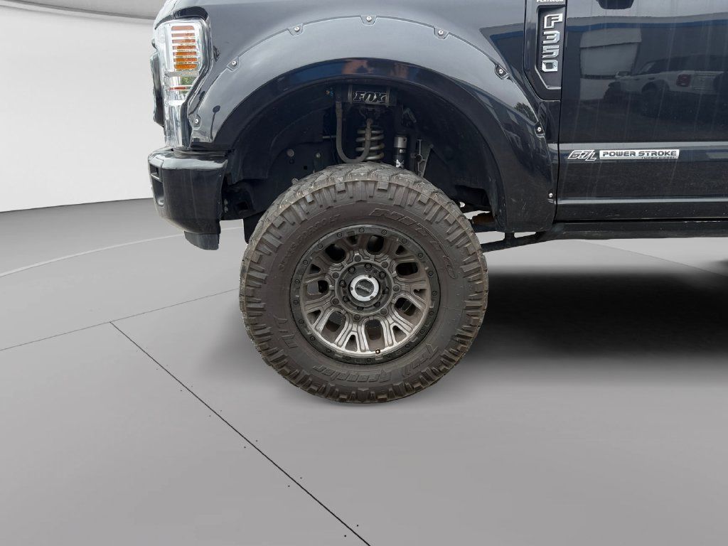 Used 2022 Ford F350 Platinum w/ Tremor Off-Road Package AWD/4WD image 9