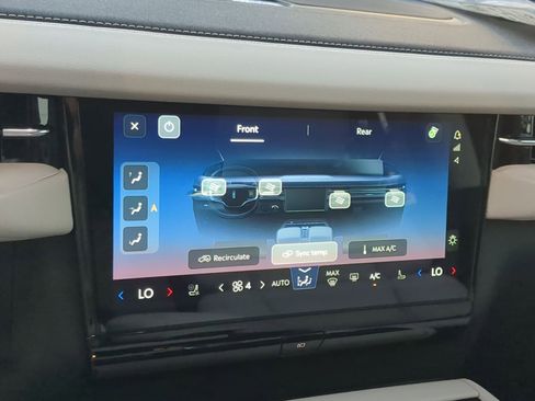 New 2025 Lincoln Navigator Reserve image 18