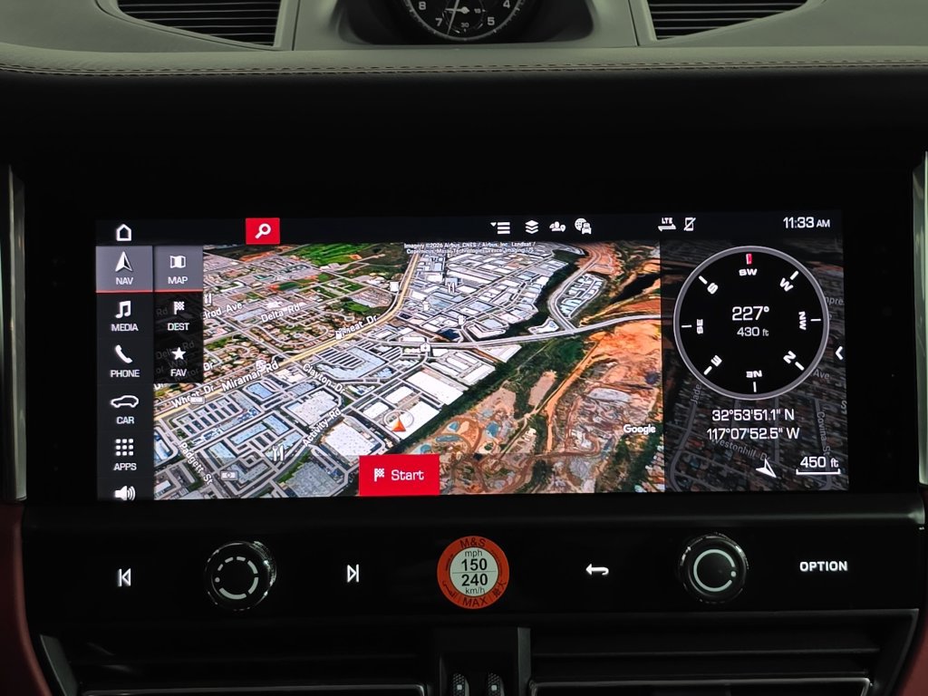 Certified 2026 Porsche Macan AWD/4WD image 18