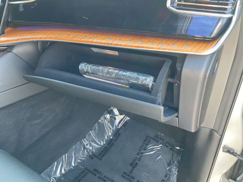 Used 2025 Jeep Grand Wagoneer L Series III image 17