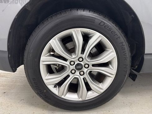 Used 2024 Ford Edge Titanium image 30