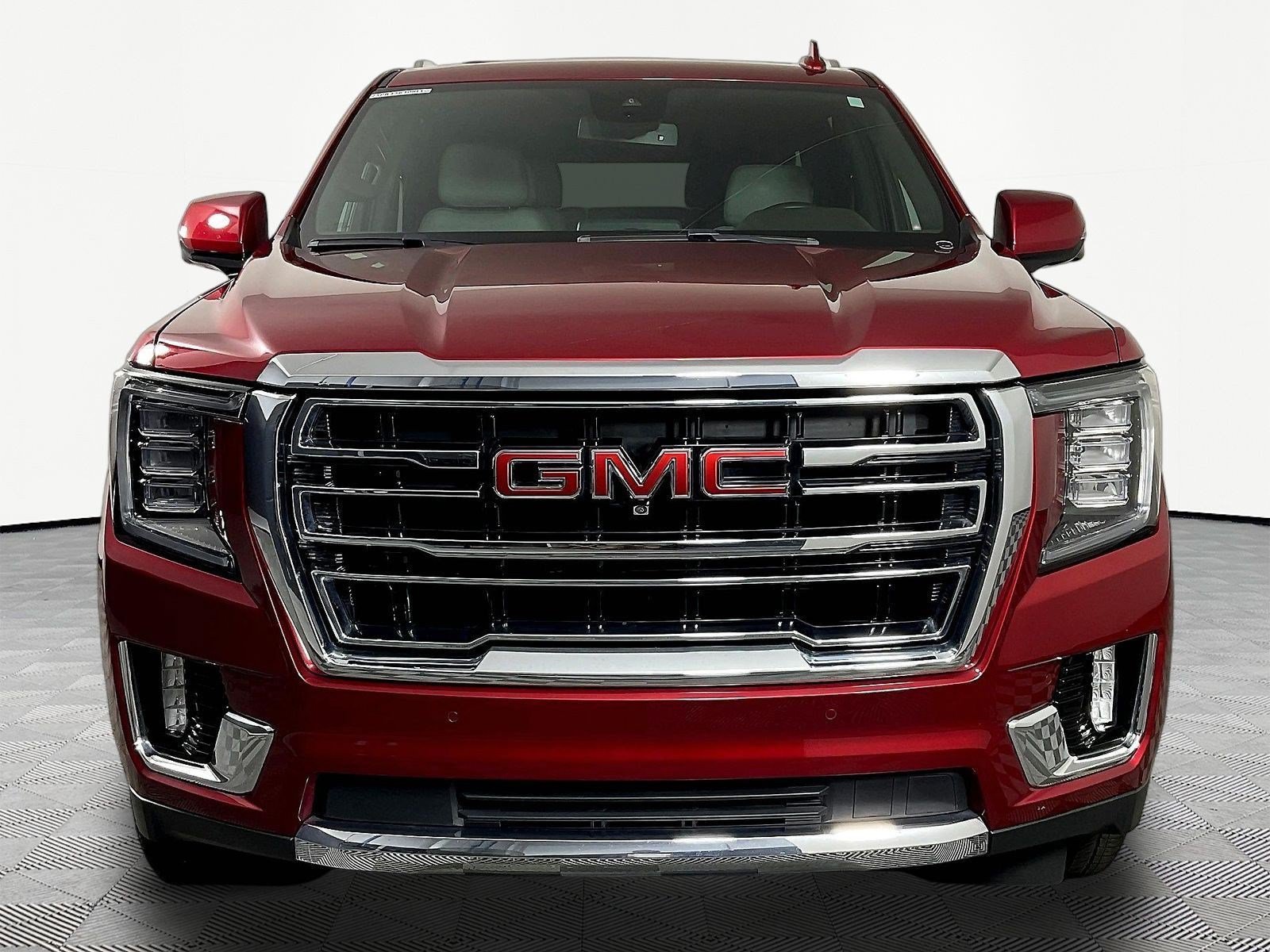 Used 2023 GMC Yukon XL SLT w/ SLT Premium Package AWD/4WD image 2