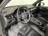 Certified 2020 Porsche Macan image 4