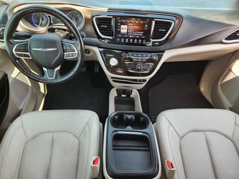Used 2019 Chrysler Pacifica Touring-L w/ Advanced Safetytec Group FWD image 29