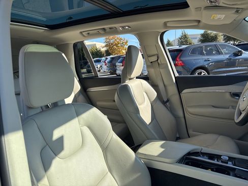 Used 2021 Volvo XC90 T5 Momentum w/ Climate Package image 13