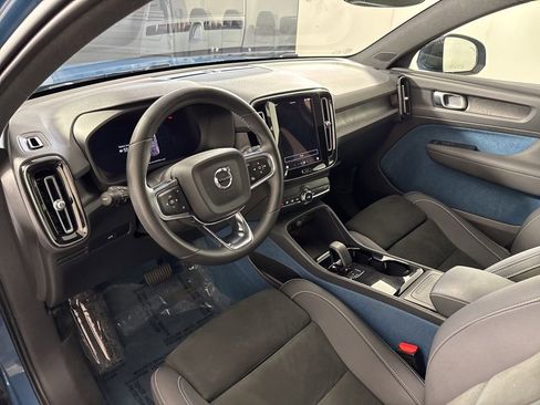 Used 2023 Volvo C40 P8 Recharge Plus AWD/4WD image 13