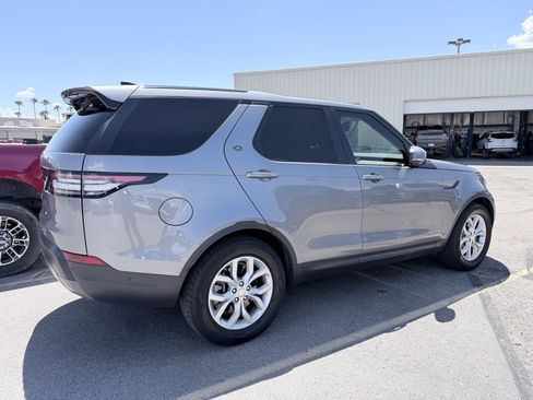 Used 2020 Land Rover Discovery SE AWD/4WD image 4