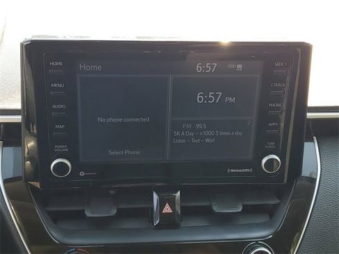 Used 2022 Toyota Corolla LE image 23