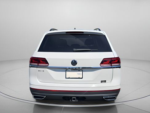 Used 2023 Volkswagen Atlas SE w/ Black Wheel Package FWD image 4
