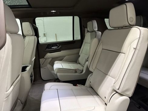 New 2026 GMC Yukon XL Denali w/ Sun & Power Step Package AWD/4WD image 18