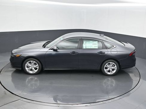 Used 2025 Honda Accord LX image 14