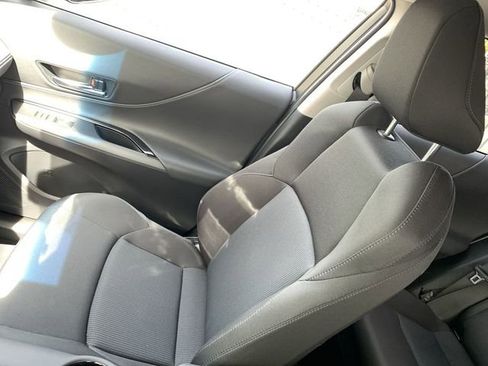 Used 2023 Toyota Venza LE image 29