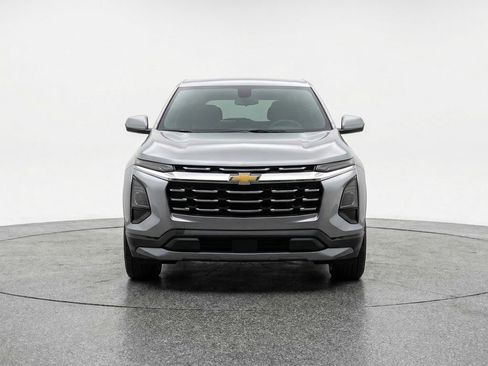 Used 2025 Chevrolet Equinox LT image 2