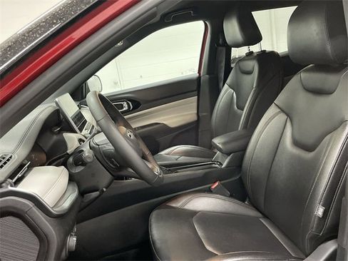 Used 2024 Jeep Compass Limited image 21