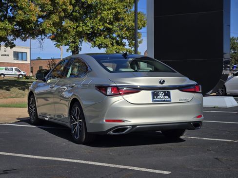 New 2025 Lexus ES 350 w/ Premium Package image 3