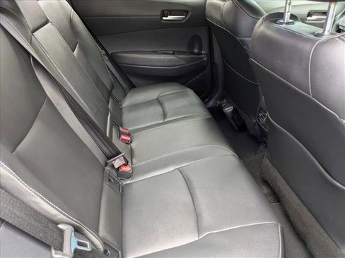 Used 2025 Toyota Corolla Cross XLE w/ Convenience Package FWD image 19