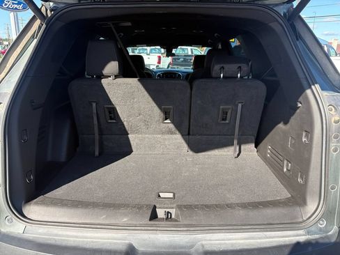 Used 2023 Chevrolet Traverse LT AWD/4WD image 19