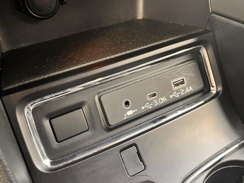 Used 2023 Subaru Ascent Limited image 18