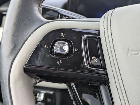 Certified 2025 Lincoln Aviator Reserve image 27