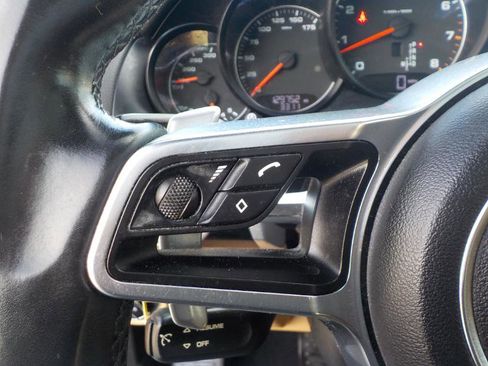 Used 2016 Porsche Cayenne w/ Premium Package image 12