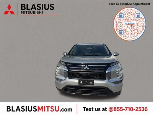 Used 2025 Mitsubishi Outlander ES AWD/4WD image 18